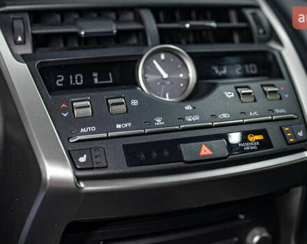 Сірий Лексус НХ, об'ємом двигуна 2 л та пробігом 29 тис. км за 35200 $, фото 27 на Automoto.ua