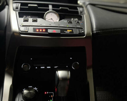 Сірий Лексус НХ, об'ємом двигуна 1.99 л та пробігом 48 тис. км за 32900 $, фото 39 на Automoto.ua