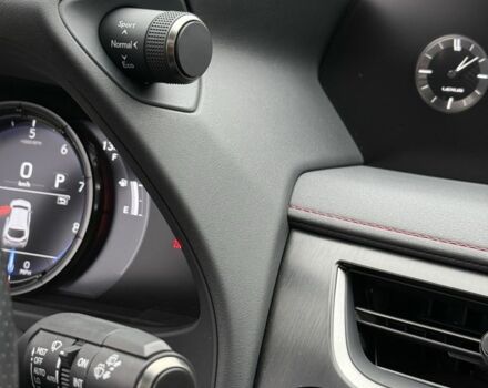 Сірий Лексус НХ, об'ємом двигуна 2 л та пробігом 35 тис. км за 29900 $, фото 16 на Automoto.ua