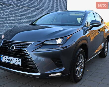 Сірий Лексус НХ, об'ємом двигуна 2 л та пробігом 61 тис. км за 35555 $, фото 2 на Automoto.ua