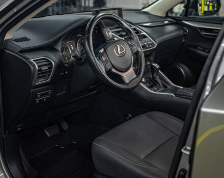 Серый Лексус НХ, объемом двигателя 2 л и пробегом 29 тыс. км за 33800 $, фото 60 на Automoto.ua