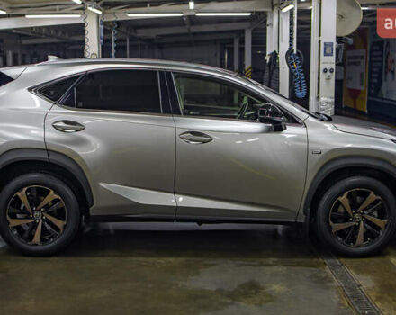 Серый Лексус НХ, объемом двигателя 2 л и пробегом 29 тыс. км за 33800 $, фото 14 на Automoto.ua