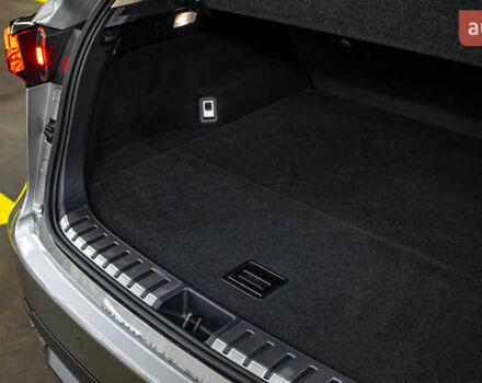 Серый Лексус НХ, объемом двигателя 2 л и пробегом 29 тыс. км за 33800 $, фото 42 на Automoto.ua