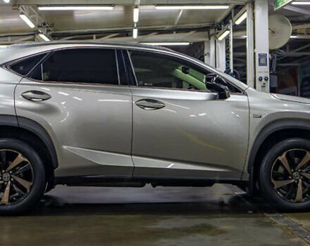 Сірий Лексус НХ, об'ємом двигуна 2 л та пробігом 29 тис. км за 35200 $, фото 5 на Automoto.ua