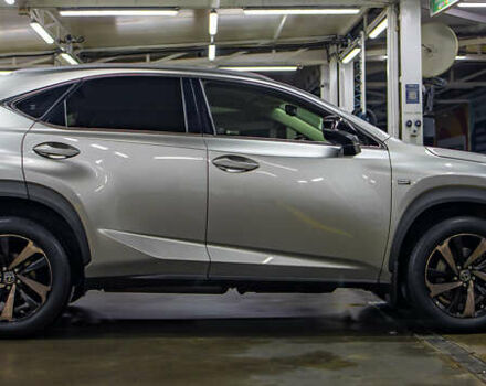 Серый Лексус НХ, объемом двигателя 2 л и пробегом 29 тыс. км за 33800 $, фото 9 на Automoto.ua