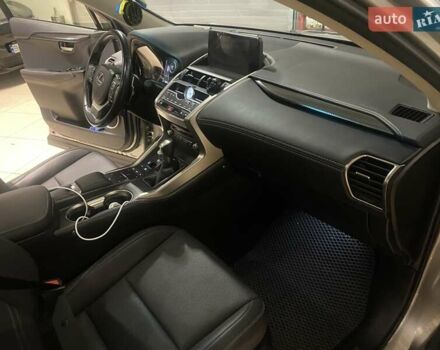 Сірий Лексус НХ, об'ємом двигуна 2 л та пробігом 55 тис. км за 29999 $, фото 29 на Automoto.ua