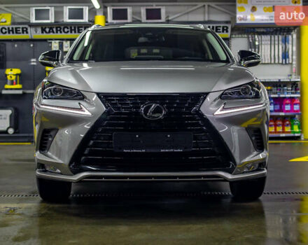 Сірий Лексус НХ, об'ємом двигуна 2 л та пробігом 29 тис. км за 35200 $, фото 3 на Automoto.ua