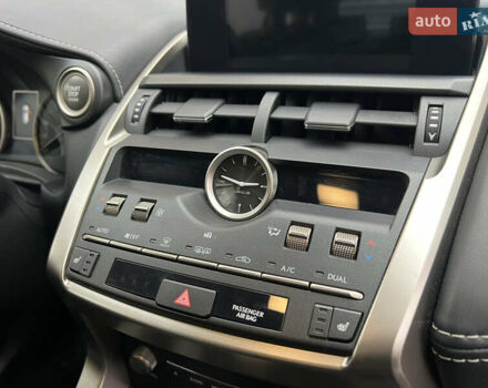 Сірий Лексус НХ, об'ємом двигуна 1.99 л та пробігом 60 тис. км за 34500 $, фото 45 на Automoto.ua