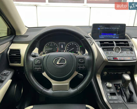 Серый Лексус НХ, объемом двигателя 2 л и пробегом 40 тыс. км за 35000 $, фото 5 на Automoto.ua