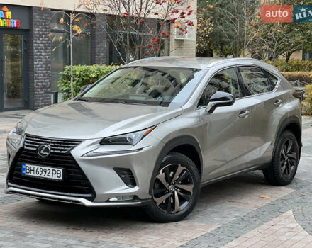 Сірий Лексус НХ, об'ємом двигуна 1.99 л та пробігом 60 тис. км за 34500 $, фото 1 на Automoto.ua