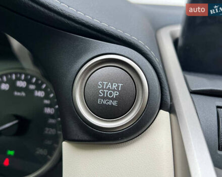 Серый Лексус НХ, объемом двигателя 2 л и пробегом 40 тыс. км за 35000 $, фото 12 на Automoto.ua