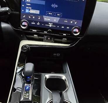 Сірий Лексус НХ, об'ємом двигуна 2.49 л та пробігом 17 тис. км за 52000 $, фото 9 на Automoto.ua