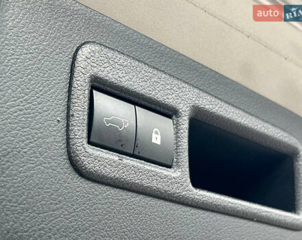 Серый Лексус НХ, объемом двигателя 2 л и пробегом 40 тыс. км за 35000 $, фото 24 на Automoto.ua