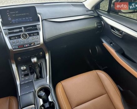 Серый Лексус НХ, объемом двигателя 2.49 л и пробегом 50 тыс. км за 40900 $, фото 45 на Automoto.ua