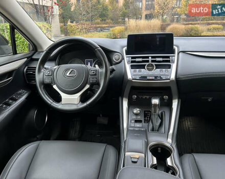 Сірий Лексус НХ, об'ємом двигуна 1.99 л та пробігом 60 тис. км за 34500 $, фото 27 на Automoto.ua