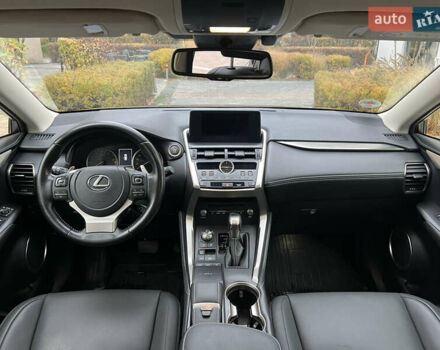 Сірий Лексус НХ, об'ємом двигуна 1.99 л та пробігом 60 тис. км за 34500 $, фото 33 на Automoto.ua