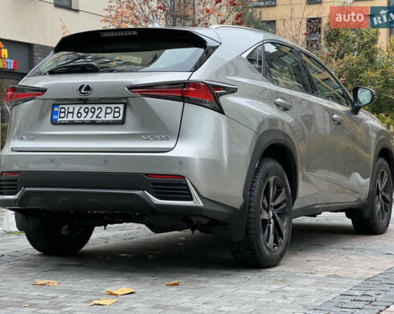 Сірий Лексус НХ, об'ємом двигуна 1.99 л та пробігом 60 тис. км за 34500 $, фото 17 на Automoto.ua