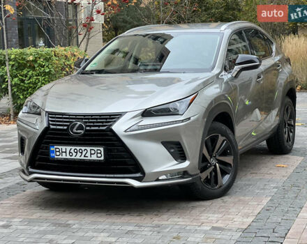 Сірий Лексус НХ, об'ємом двигуна 1.99 л та пробігом 60 тис. км за 34500 $, фото 4 на Automoto.ua