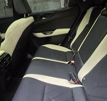 Сірий Лексус НХ, об'ємом двигуна 2.49 л та пробігом 17 тис. км за 52000 $, фото 10 на Automoto.ua