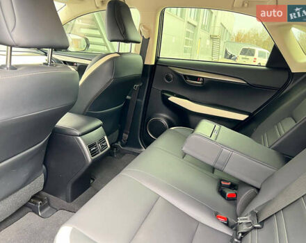 Серый Лексус НХ, объемом двигателя 2 л и пробегом 40 тыс. км за 35000 $, фото 6 на Automoto.ua