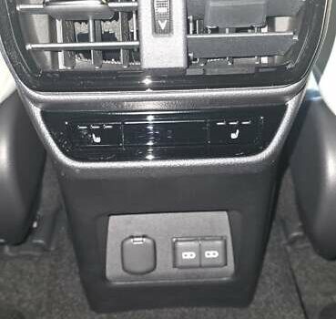 Сірий Лексус НХ, об'ємом двигуна 2.49 л та пробігом 17 тис. км за 52000 $, фото 15 на Automoto.ua