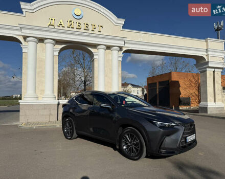 Серый Лексус НХ, объемом двигателя 1.99 л и пробегом 67 тыс. км за 41500 $, фото 1 на Automoto.ua