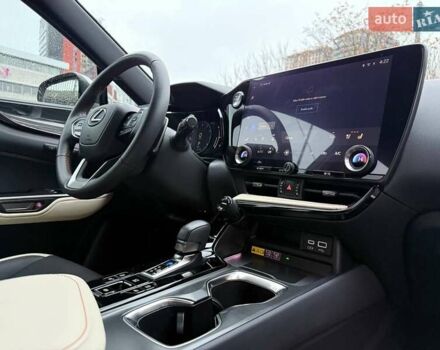 Сірий Лексус НХ, об'ємом двигуна 2.39 л та пробігом 60 тис. км за 46500 $, фото 10 на Automoto.ua