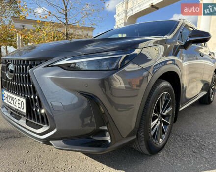 Серый Лексус НХ, объемом двигателя 1.99 л и пробегом 67 тыс. км за 41500 $, фото 2 на Automoto.ua