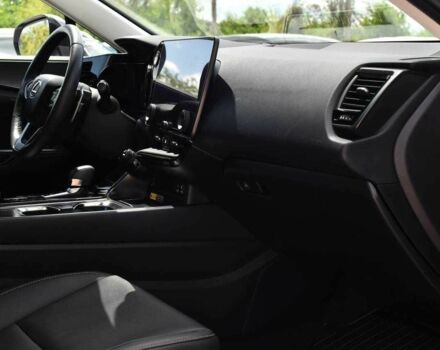 Сірий Лексус НХ, об'ємом двигуна 2.5 л та пробігом 30 тис. км за 48850 $, фото 13 на Automoto.ua
