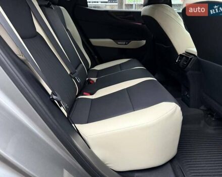 Сірий Лексус НХ, об'ємом двигуна 2.39 л та пробігом 60 тис. км за 46500 $, фото 8 на Automoto.ua