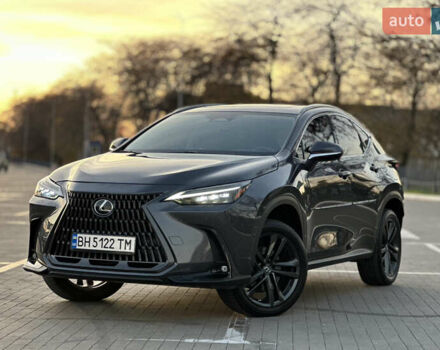 Серый Лексус НХ, объемом двигателя 2.49 л и пробегом 45 тыс. км за 49900 $, фото 1 на Automoto.ua