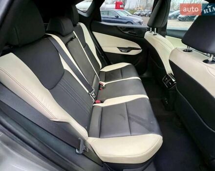 Сірий Лексус НХ, об'ємом двигуна 2.5 л та пробігом 23 тис. км за 52500 $, фото 37 на Automoto.ua