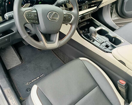 Лексус НХ 2023 в Киеве на Automoto.ua Серый Лексус НХ, объемом двигателя 2.49 л и пробегом 22 тыс. км за 48500 $, фото 23 на Automoto.ua