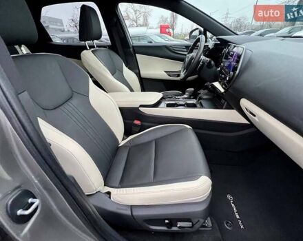 Сірий Лексус НХ, об'ємом двигуна 2.5 л та пробігом 23 тис. км за 52500 $, фото 41 на Automoto.ua