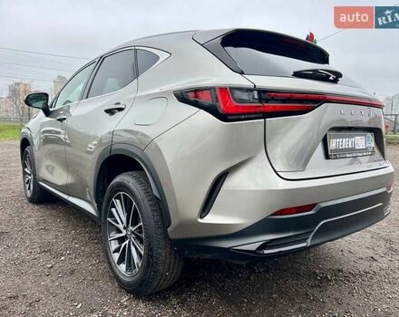 Сірий Лексус НХ, об'ємом двигуна 2.5 л та пробігом 23 тис. км за 52500 $, фото 12 на Automoto.ua