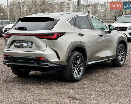 Сірий Лексус НХ, об'ємом двигуна 2.5 л та пробігом 23 тис. км за 52500 $, фото 4 на Automoto.ua