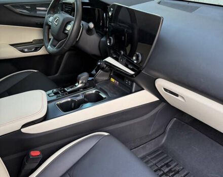 Серый Лексус НХ, объемом двигателя 2.39 л и пробегом 37 тыс. км за 42900 $, фото 28 на Automoto.ua