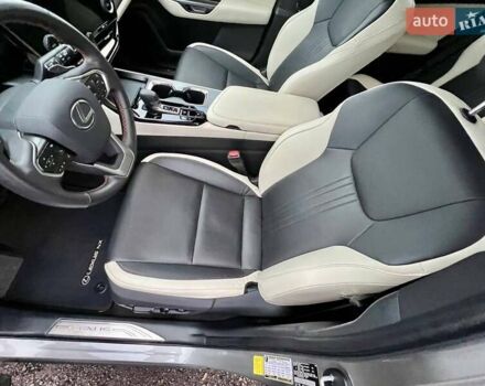 Сірий Лексус НХ, об'ємом двигуна 2.5 л та пробігом 23 тис. км за 52500 $, фото 15 на Automoto.ua