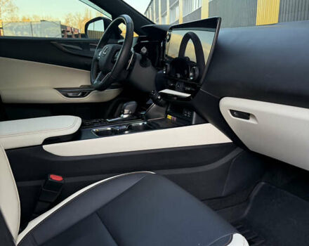 Серый Лексус НХ, объемом двигателя 2.39 л и пробегом 37 тыс. км за 42900 $, фото 30 на Automoto.ua