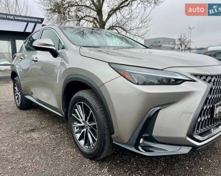 Сірий Лексус НХ, об'ємом двигуна 2.5 л та пробігом 23 тис. км за 52500 $, фото 9 на Automoto.ua