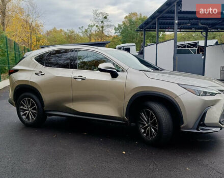 Лексус НХ 2023 в Киеве на Automoto.ua Серый Лексус НХ, объемом двигателя 2.49 л и пробегом 22 тыс. км за 48500 $, фото 6 на Automoto.ua
