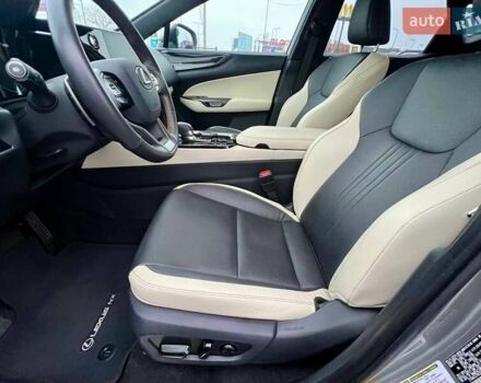 Сірий Лексус НХ, об'ємом двигуна 2.5 л та пробігом 23 тис. км за 52500 $, фото 16 на Automoto.ua