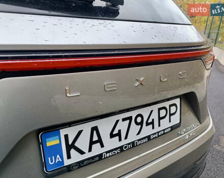 Лексус НХ 2023 в Киеве на Automoto.ua Серый Лексус НХ, объемом двигателя 2.49 л и пробегом 22 тыс. км за 48500 $, фото 9 на Automoto.ua