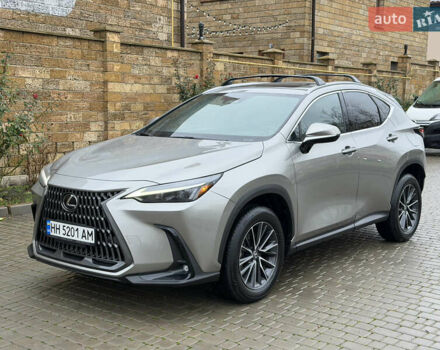 Сірий Лексус НХ, об'ємом двигуна 2.49 л та пробігом 13 тис. км за 54000 $, фото 4 на Automoto.ua
