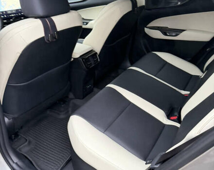 Сірий Лексус НХ, об'ємом двигуна 2.49 л та пробігом 13 тис. км за 54000 $, фото 25 на Automoto.ua