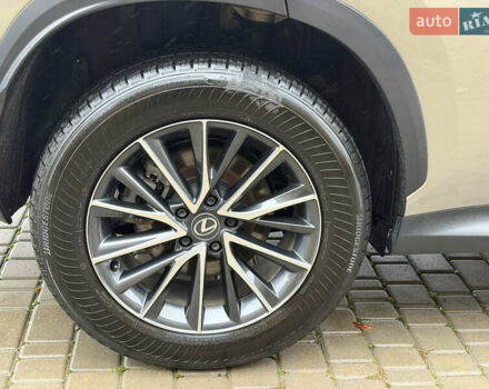 Сірий Лексус НХ, об'ємом двигуна 2.49 л та пробігом 13 тис. км за 54000 $, фото 16 на Automoto.ua