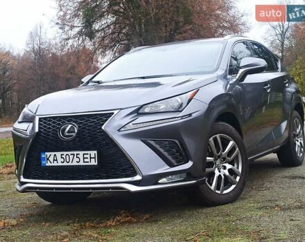 Сірий Лексус НХ, об'ємом двигуна 2 л та пробігом 160 тис. км за 23000 $, фото 1 на Automoto.ua