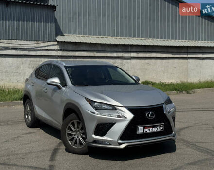 Сірий Лексус НХ, об'ємом двигуна 2 л та пробігом 179 тис. км за 19199 $, фото 1 на Automoto.ua