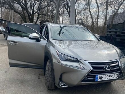 Сірий Лексус НХ, об'ємом двигуна 2 л та пробігом 90 тис. км за 20500 $, фото 1 на Automoto.ua