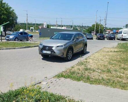 Сірий Лексус НХ, об'ємом двигуна 2 л та пробігом 106 тис. км за 17700 $, фото 1 на Automoto.ua